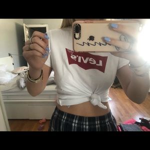 Levi’s White T-Shirt